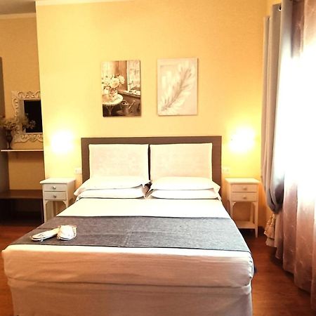 Li Muntigeddi Hotell San Teodoro  Exteriör bild