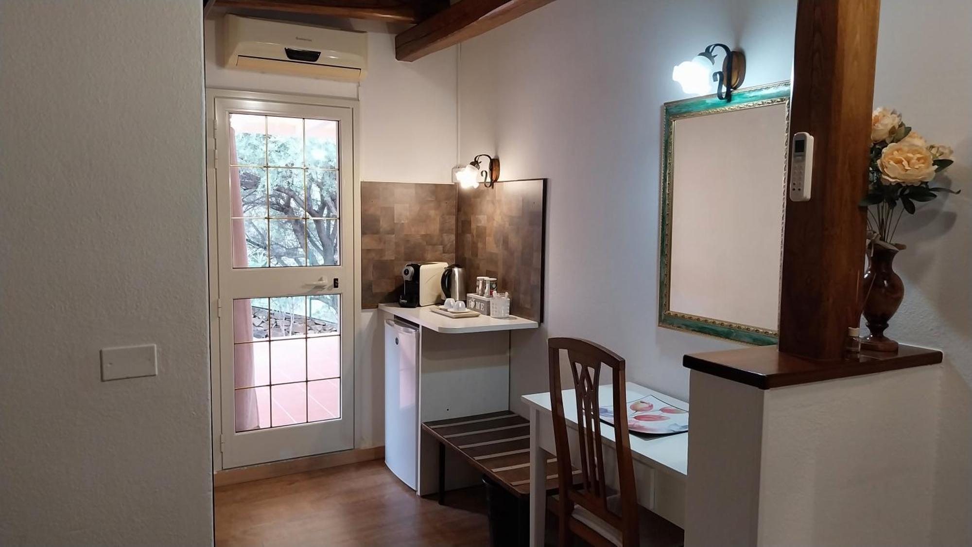 Li Muntigeddi Hotell San Teodoro  Exteriör bild