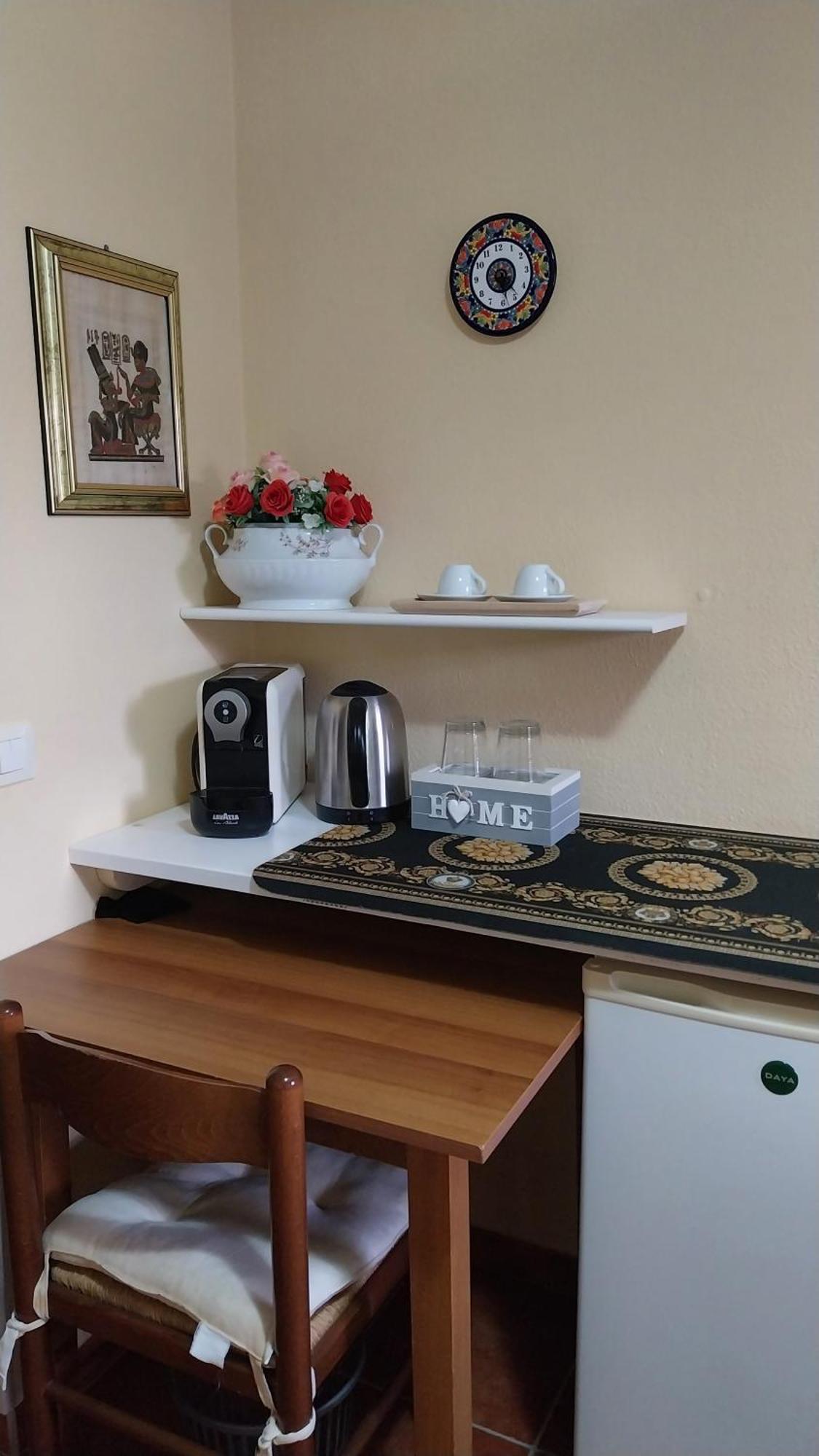 Li Muntigeddi Hotell San Teodoro  Exteriör bild