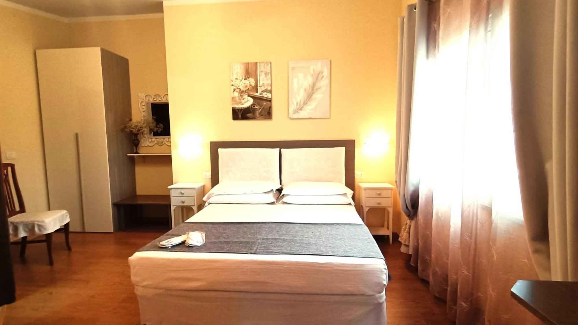 Li Muntigeddi Hotell San Teodoro  Exteriör bild